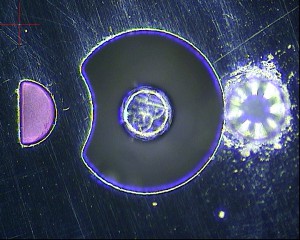 Vue microscope découpe outillage    